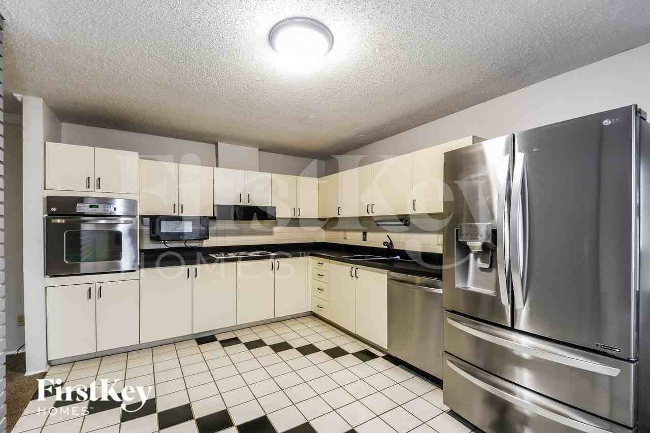 612 Morewood Ct - Photo 6 of 16