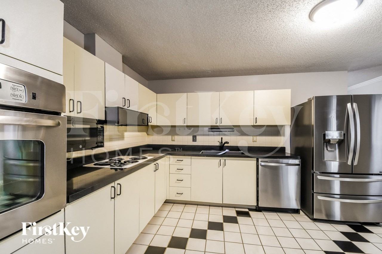 612 Morewood Ct - Photo 7 of 16