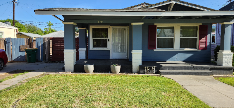 440 E Arcade St - Photo 2 of 13