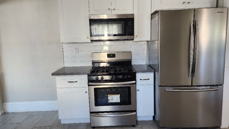 440 E Arcade St - Photo 3 of 13