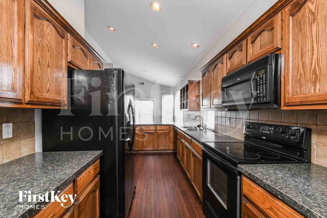 1101 Vista View Dr - Photo 5 of 15