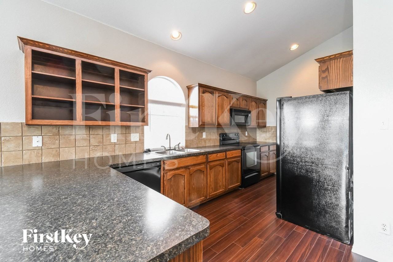 1101 Vista View Dr - Photo 6 of 15