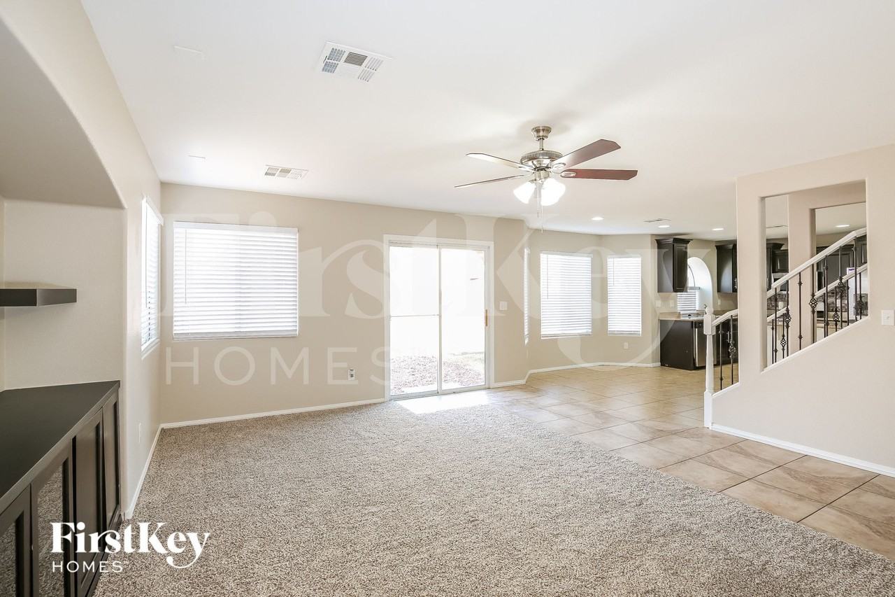 420 Orchid Oasis Ave - Photo 4 of 15