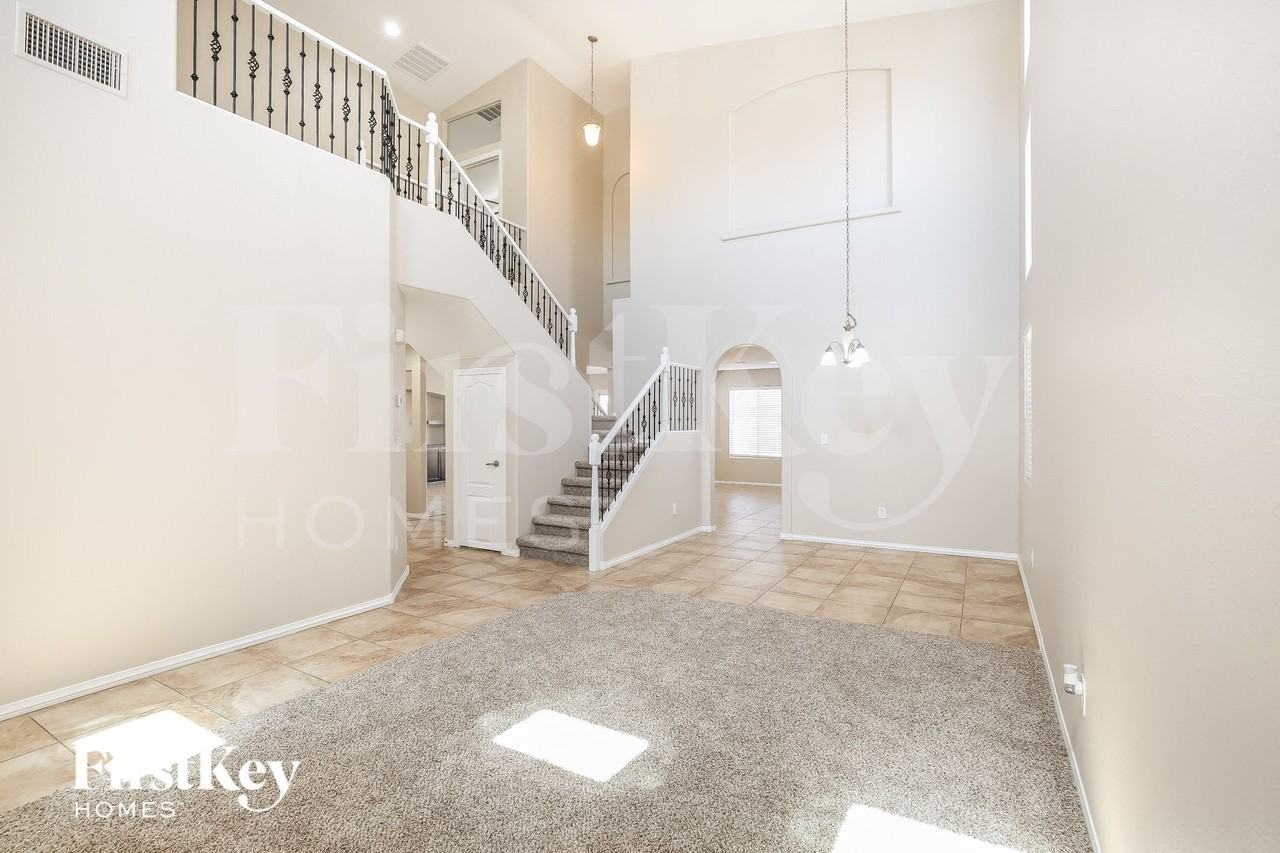 420 Orchid Oasis Ave - Photo 6 of 15