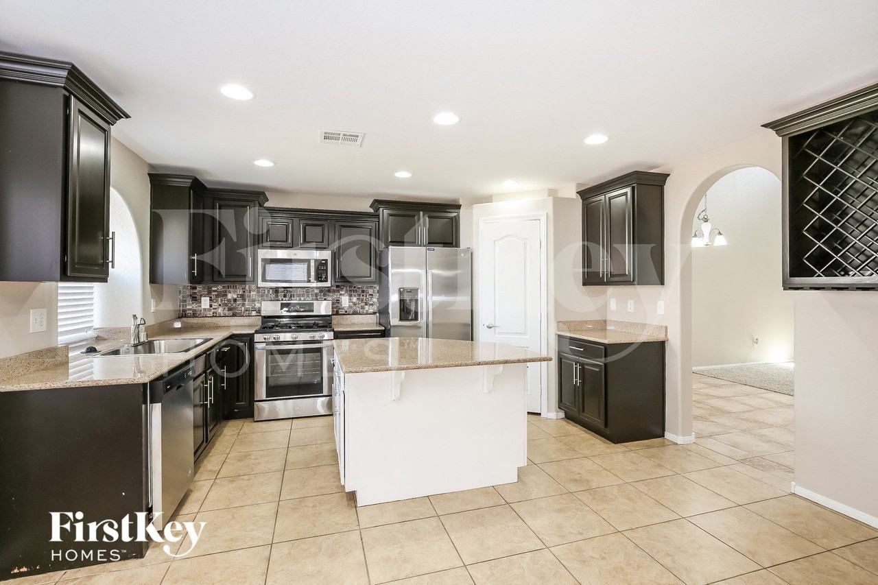 420 Orchid Oasis Ave - Photo 7 of 15