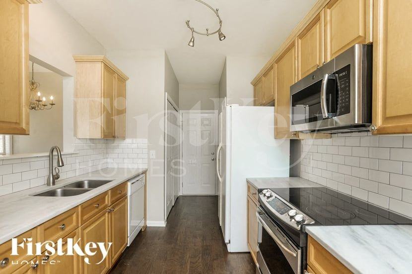 442 Bentmoor Way - Photo 5 of 15