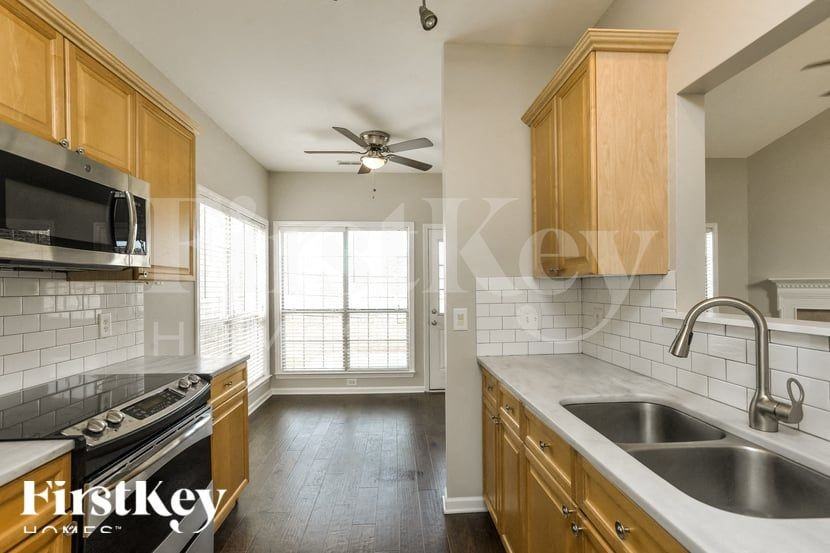 442 Bentmoor Way - Photo 6 of 15