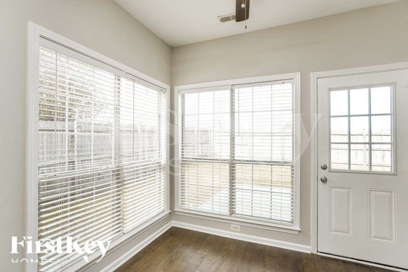 442 Bentmoor Way - Photo 7 of 15