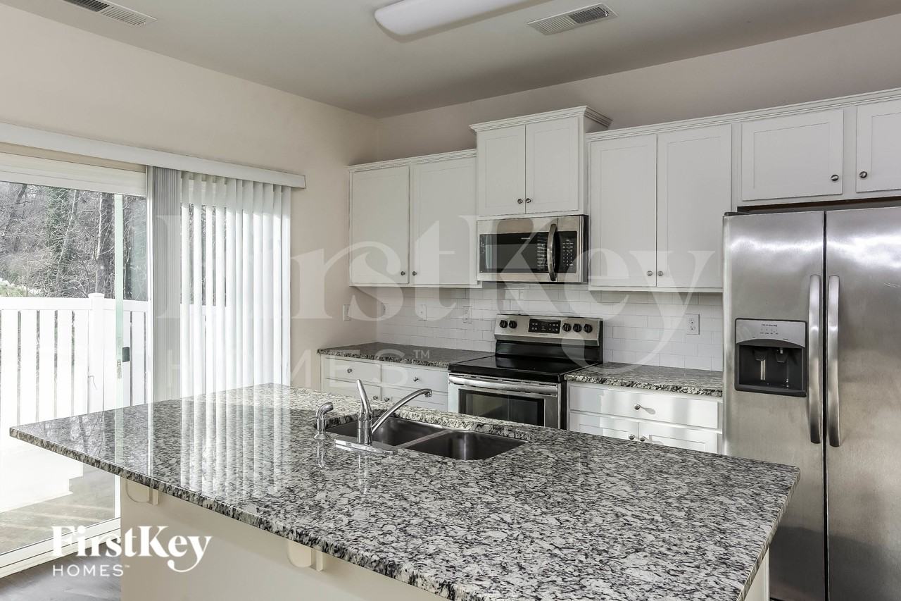 9343 Sloan Forest Dr - Photo 6 of 16