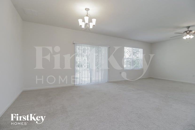 893 Taluga Ave Se - Photo 3 of 15