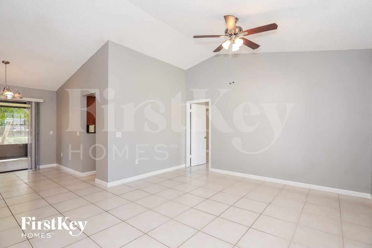 8570 Nw 3rd St - Photo 4 of 15