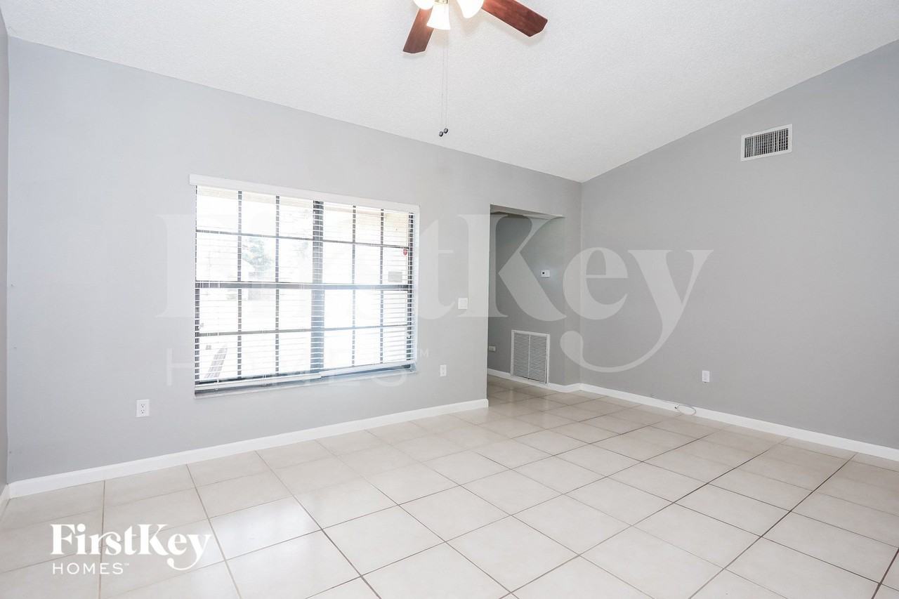 8570 Nw 3rd St - Photo 5 of 15