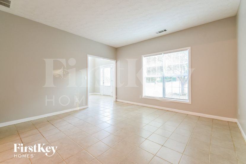 821 Charles Hall Dr - Photo 6 of 16