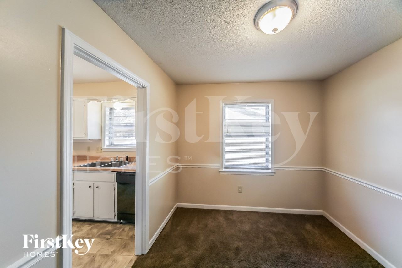 6528 Baybrook Ln - Photo 3 of 16