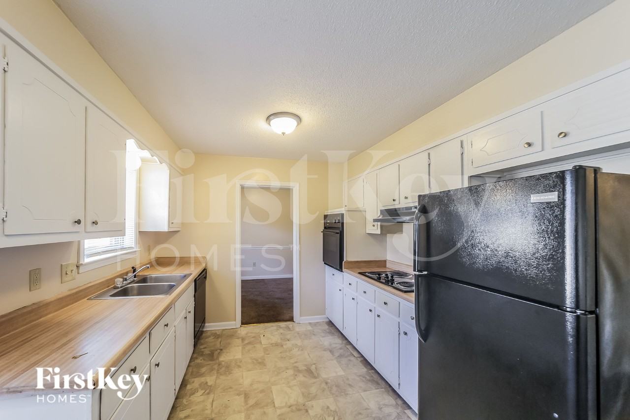 6528 Baybrook Ln - Photo 4 of 16