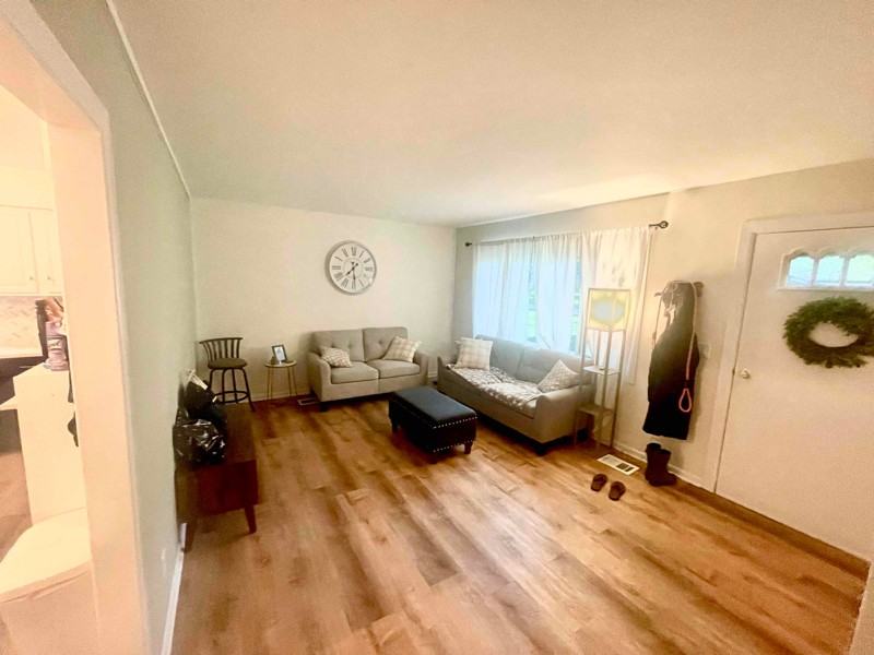 5921, Harvest Ln. - Photo 3 of 15
