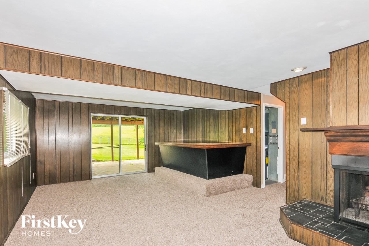 5708 Madlar Ln - Photo 6 of 14