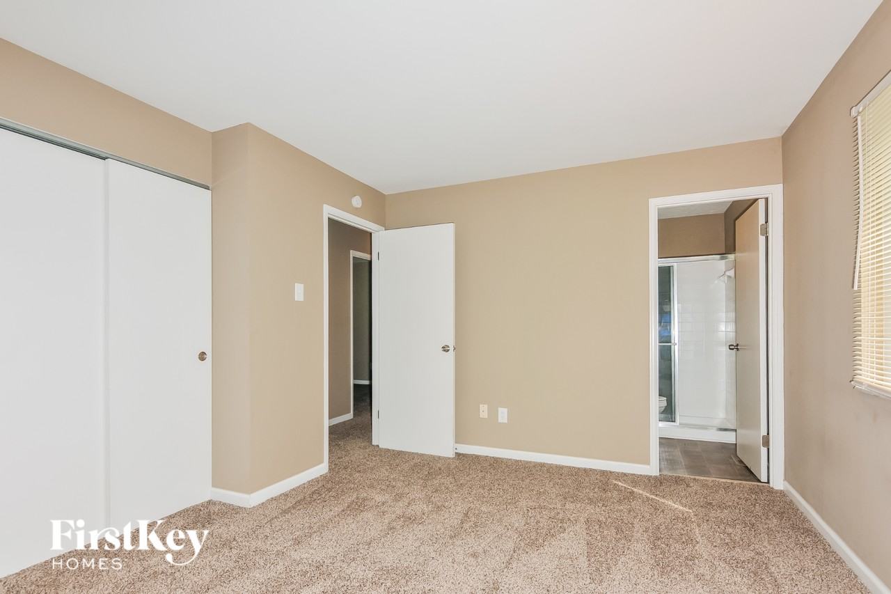 5708 Madlar Ln - Photo 7 of 14