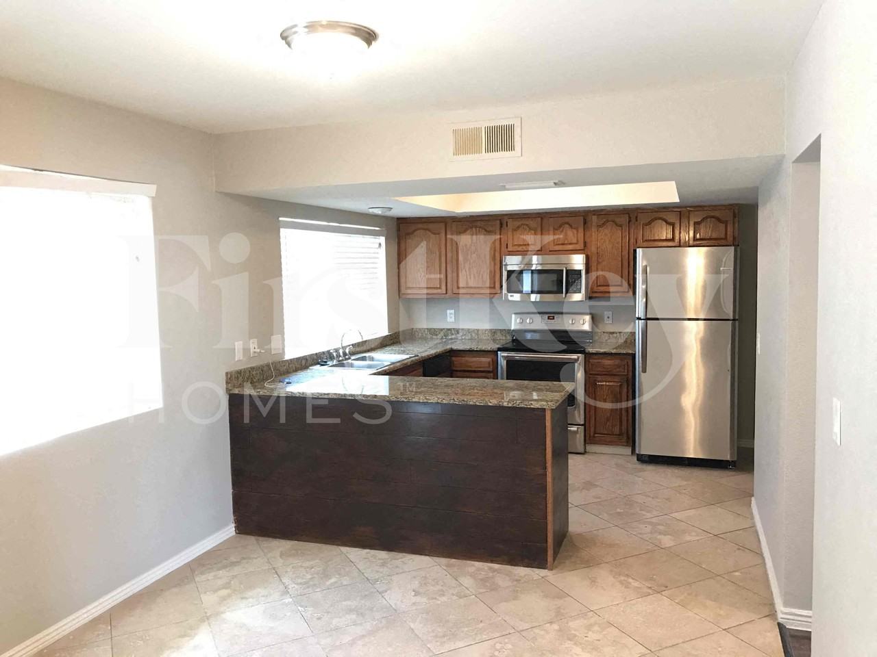 4841 W Paradise Ln - Photo 5 of 27