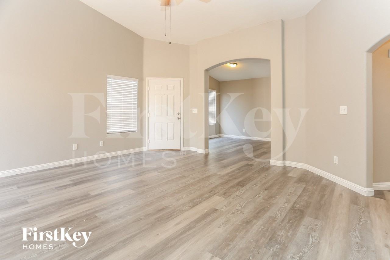 4517 Possum Berry Ln - Photo 2 of 15