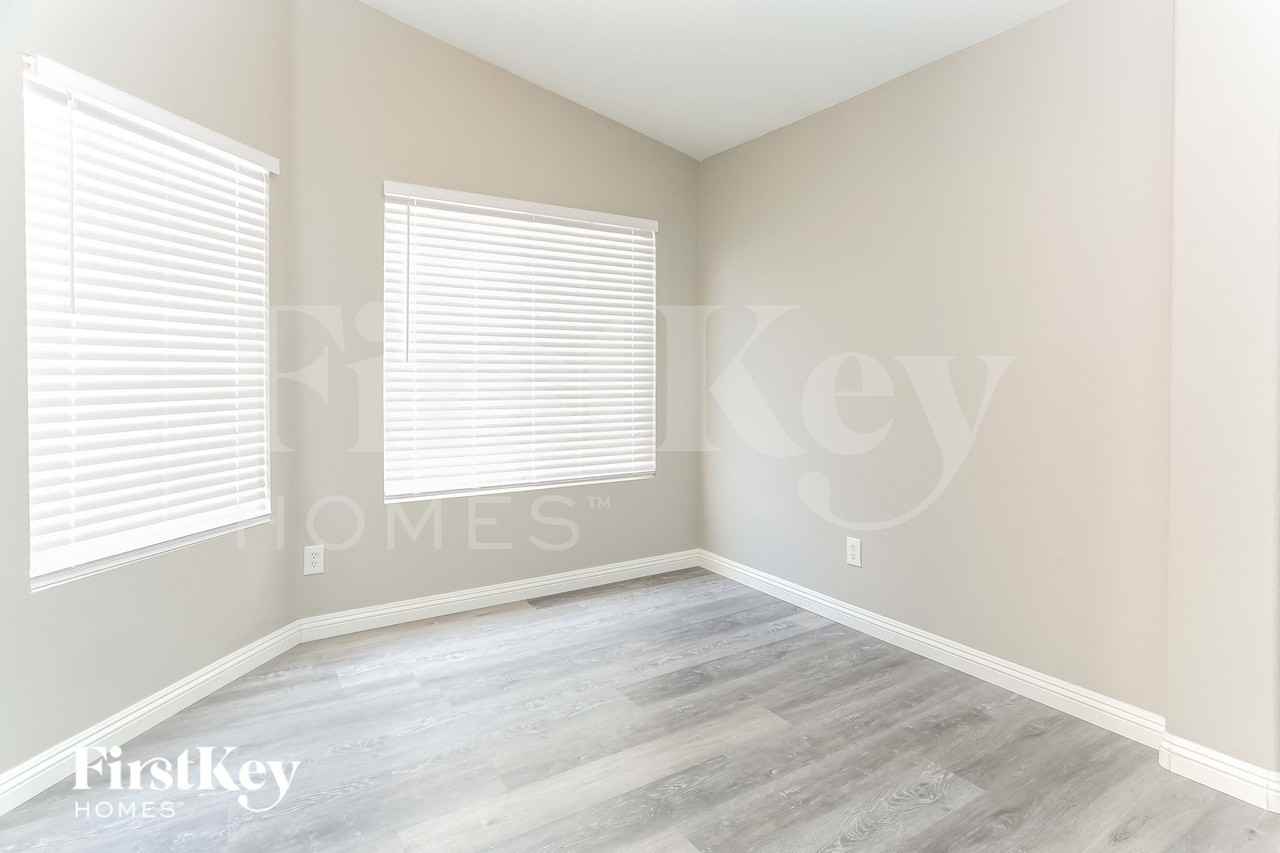 4517 Possum Berry Ln - Photo 4 of 15