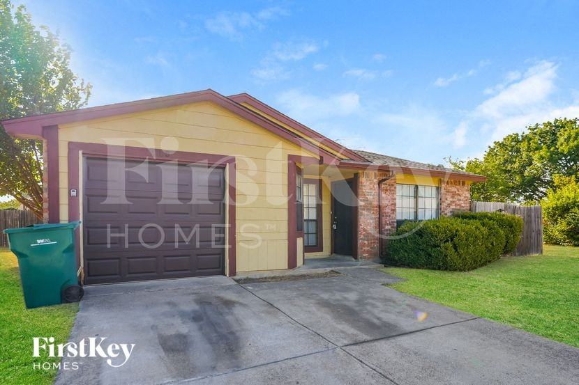 415 Justice St - Photo 2 of 15