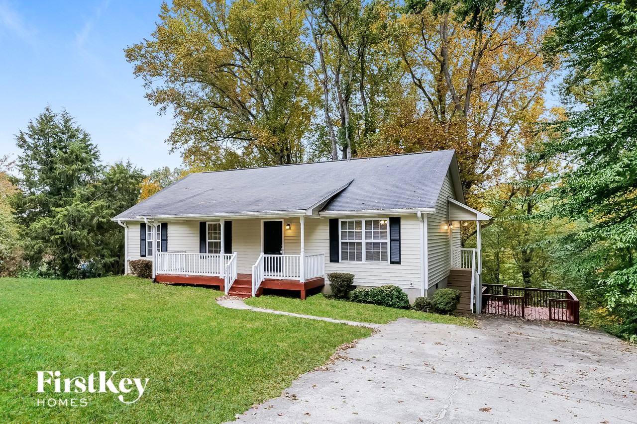 3975 Leinbach Dr - Photo 2 of 15