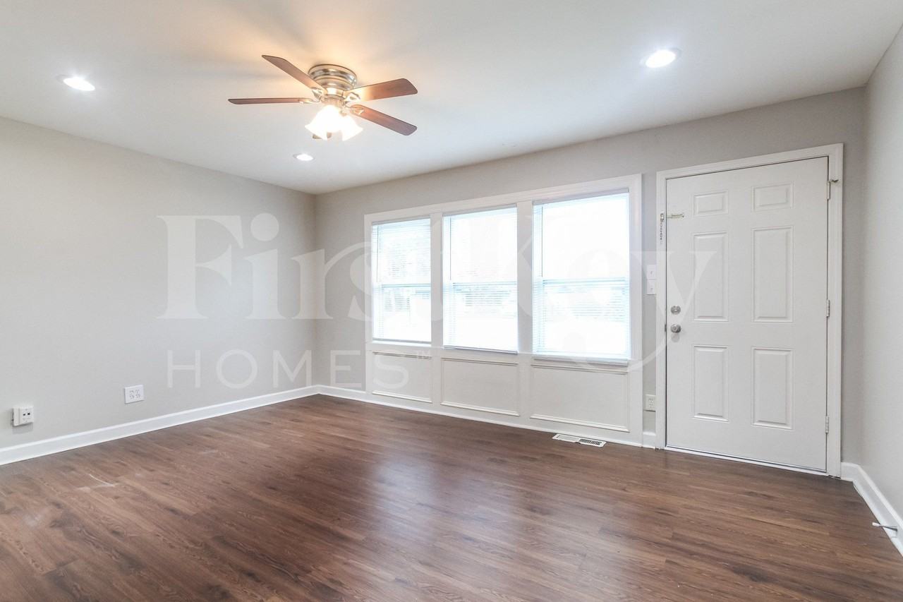 3147 Keswick Rd - Photo 3 of 15