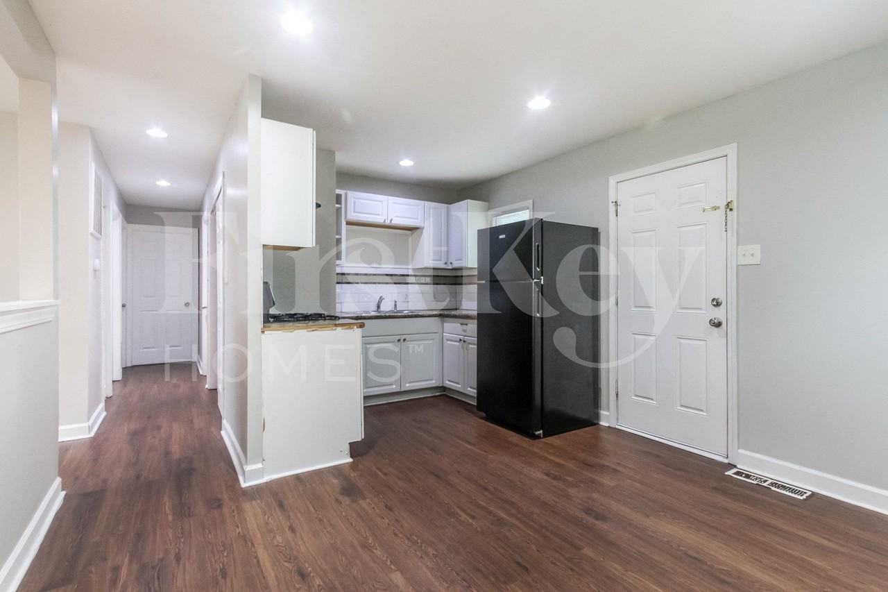 3147 Keswick Rd - Photo 5 of 15