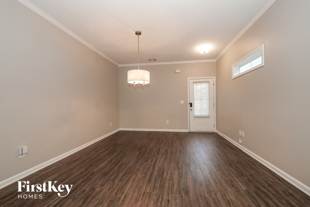 28 E Newnan Rd Unit D - Photo 6 of 16