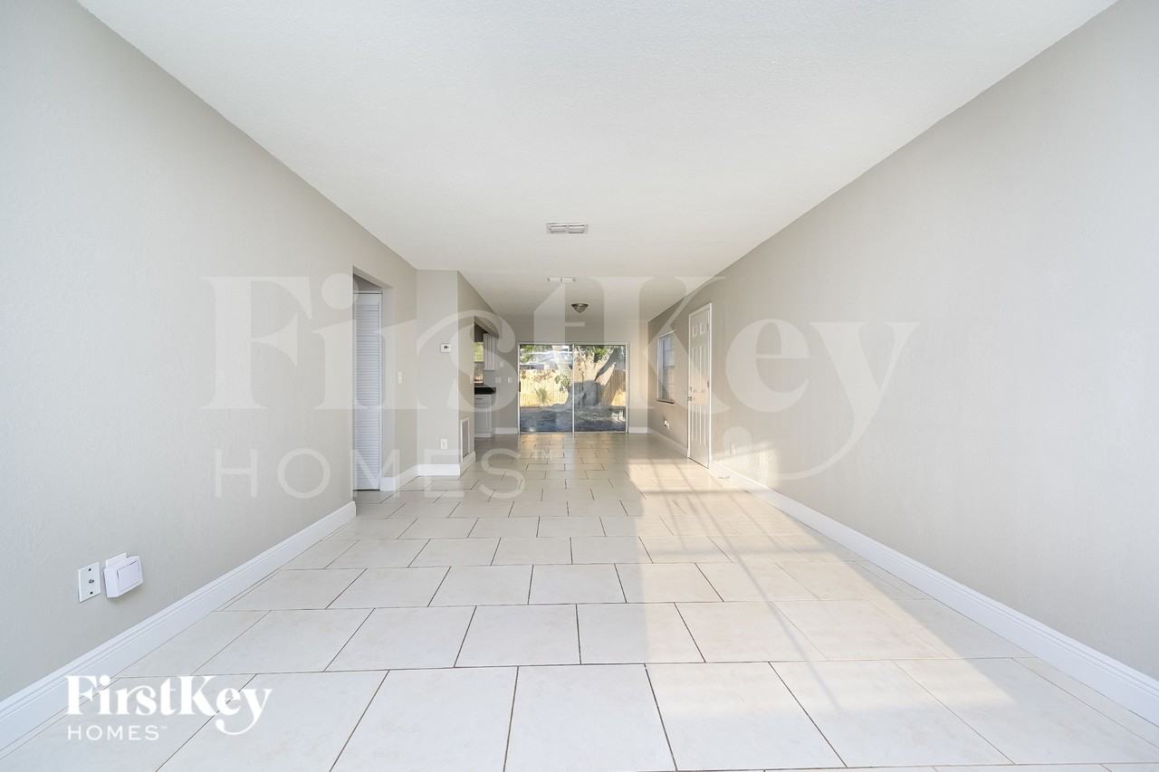 2503 Mary Sue St Sw - Photo 3 of 17