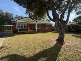 featured image of 1105 Sycamore Rd