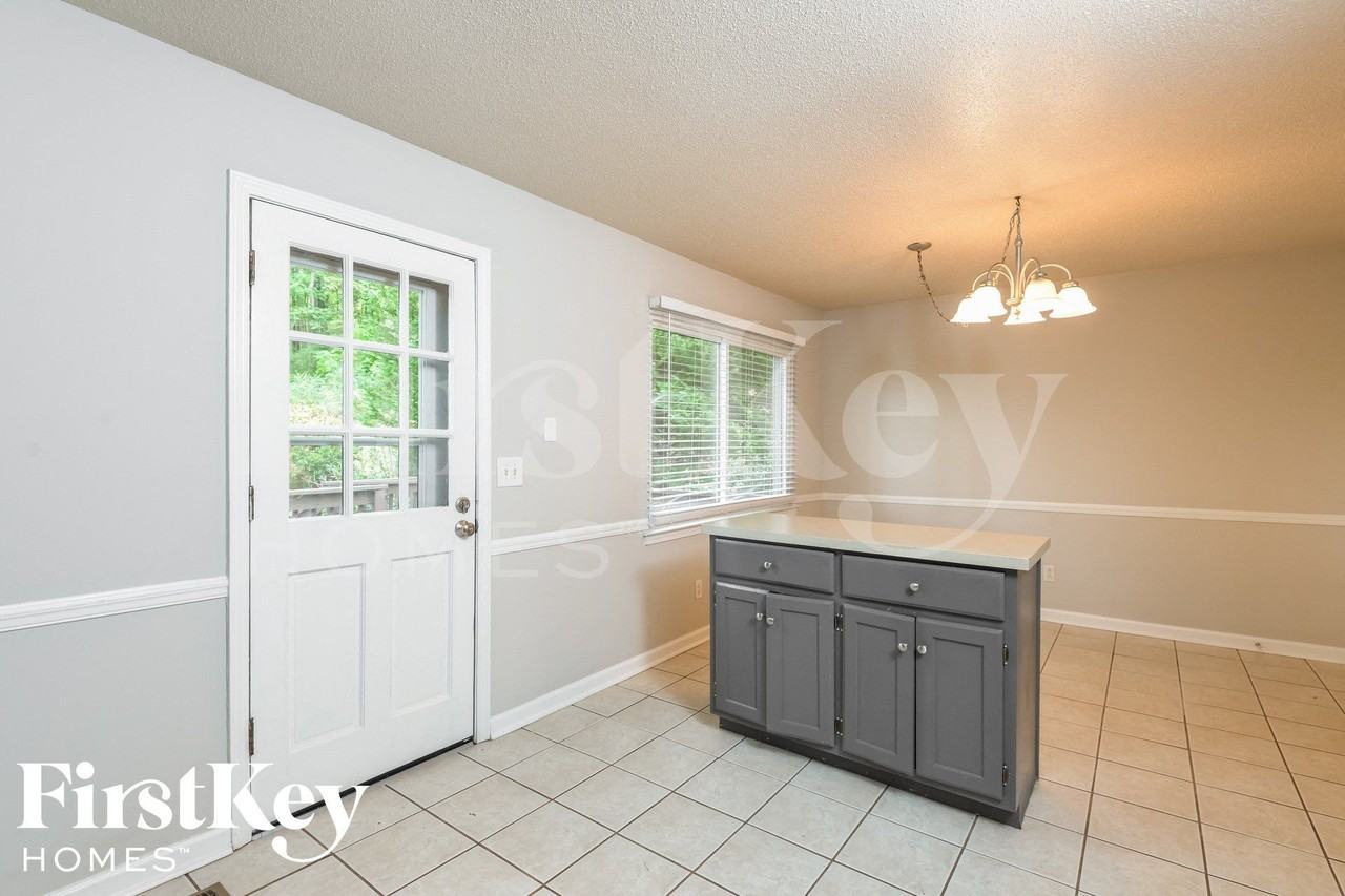 1839 Satterwhite St - Photo 6 of 14