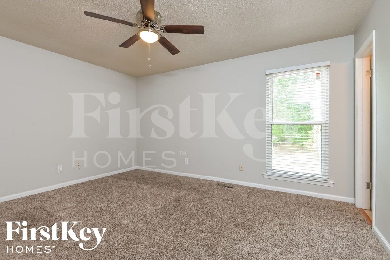 1839 Satterwhite St - Photo 7 of 14