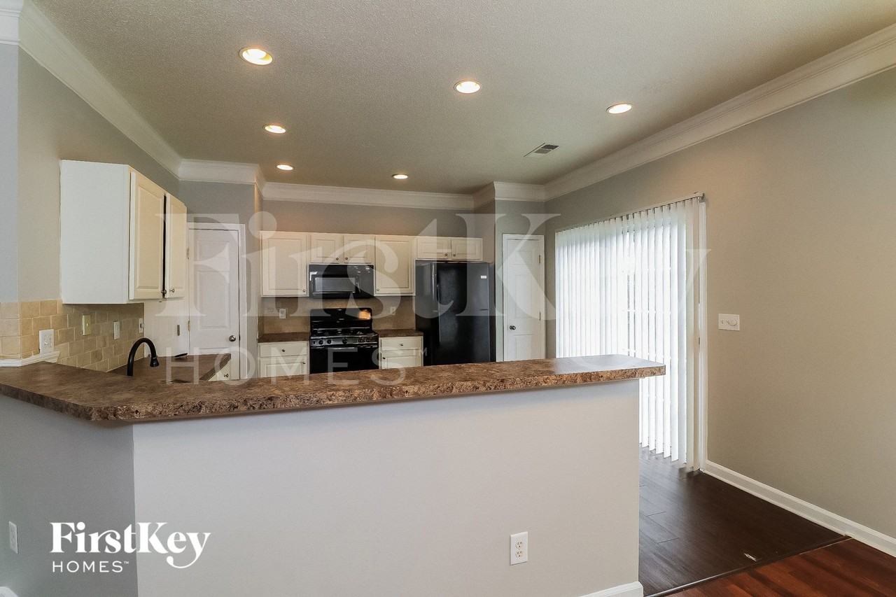 1658 Heyford Cir Nw - Photo 7 of 15