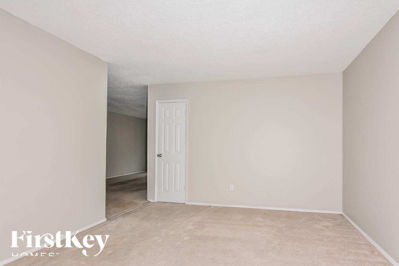 14389 Wild Fox Ct - Photo 3 of 15