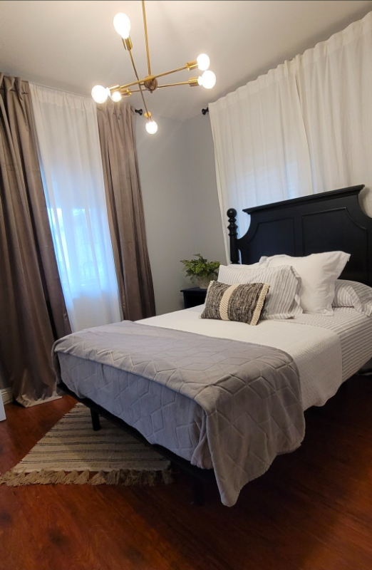 2831 42nd St - Photo 2 of 3