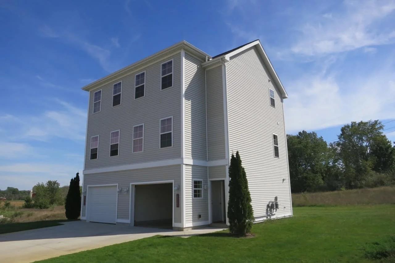 1117 Umber Dr - Photo 2 of 20