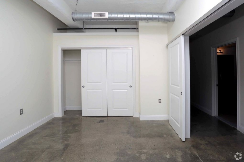 1323 Broadway St #5B - Photo 7 of 14