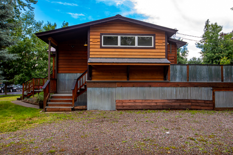 240 Dakota Ave - Photo 2 of 23