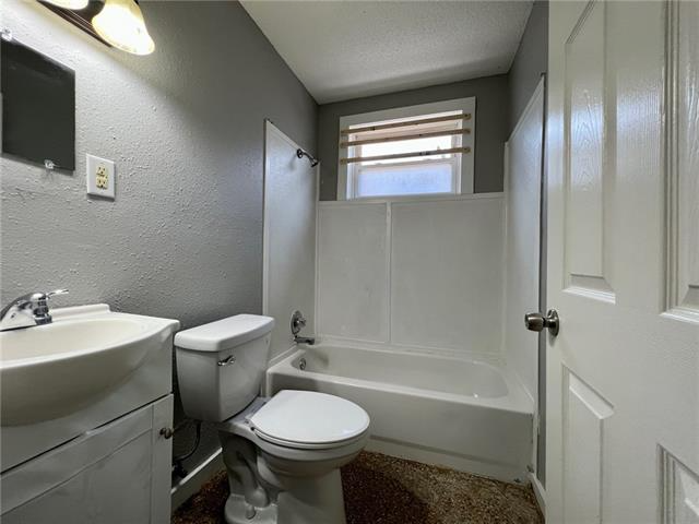 2824 Pauger St #2830 - Photo 4 of 6