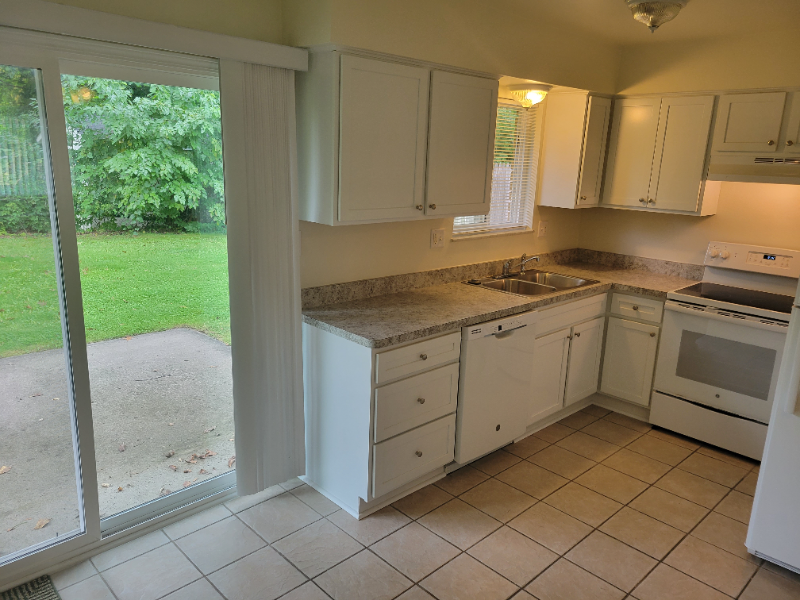 240 Odoherty Rd - Photo 3 of 6