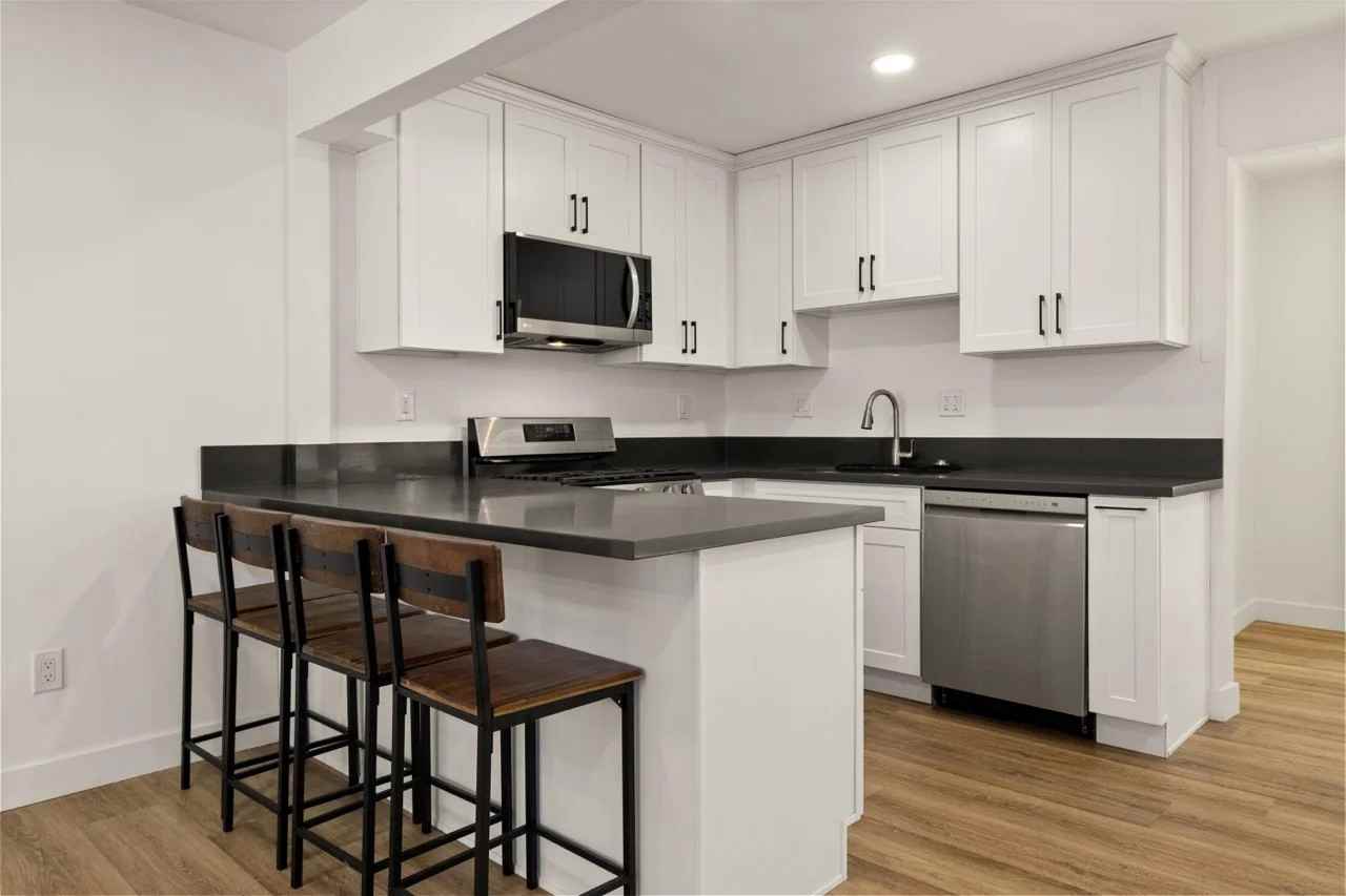 715 Sunset Ave #715 - Photo 6 of 22