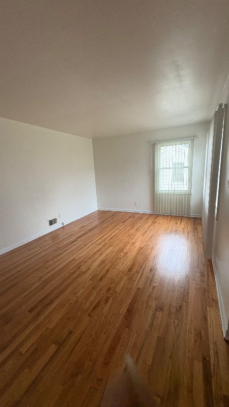 4322 N 54th St - Photo 3 of 23