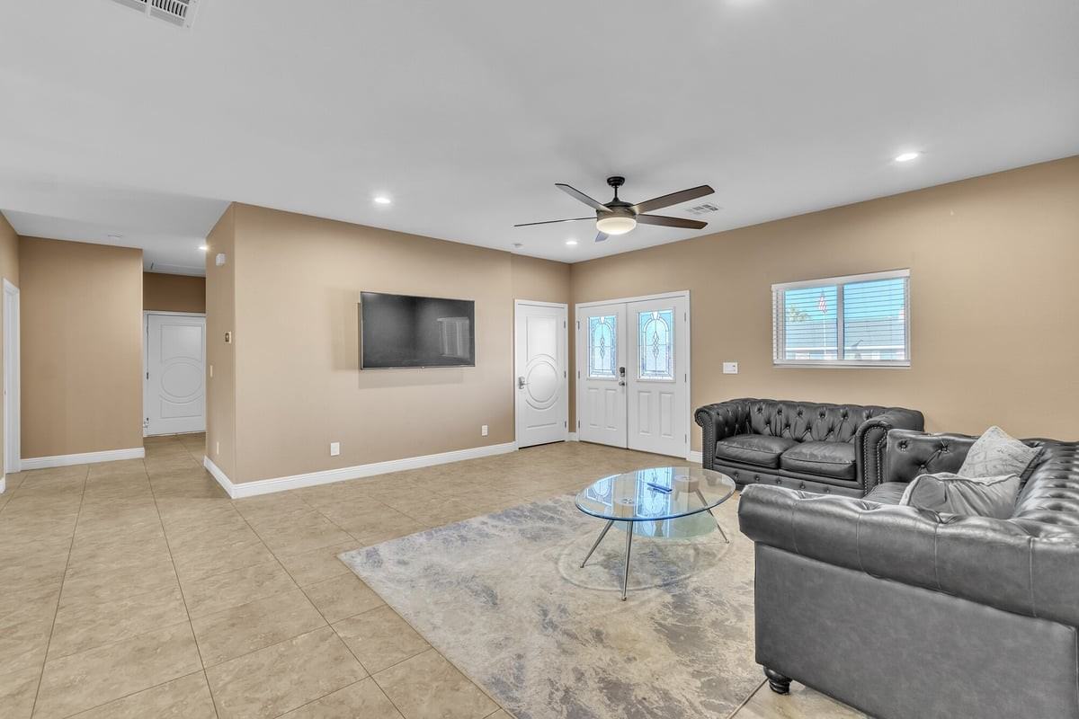 4615 E Saint Louis Ave - Photo 4 of 48