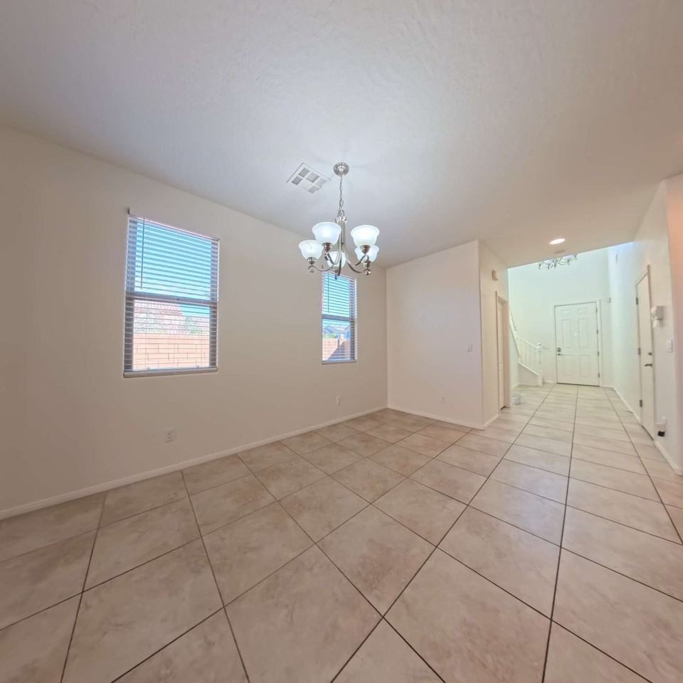 7226 Summer Grove Ave - Photo 4 of 50