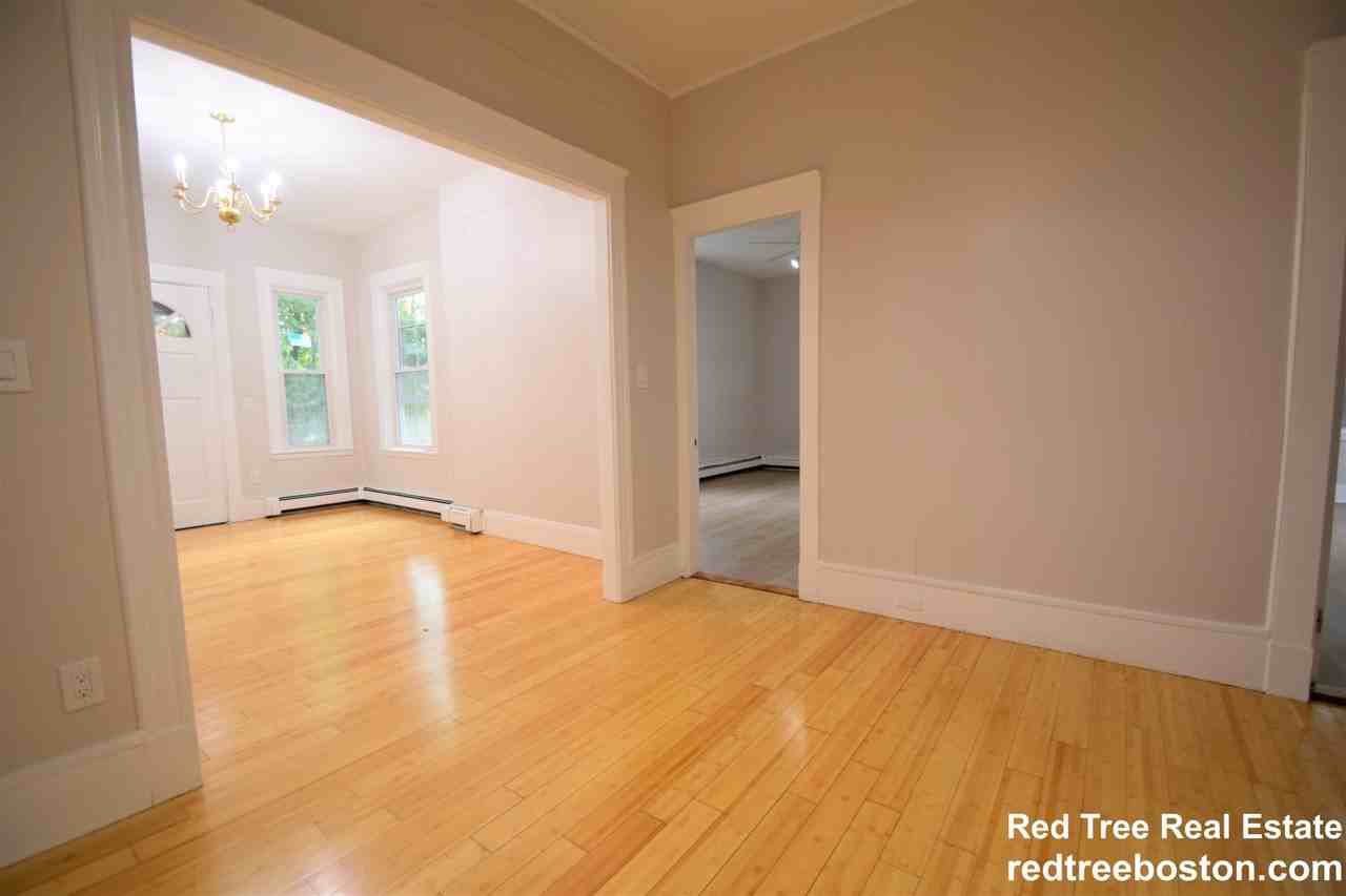 24 Saint James St - Photo 3 of 13