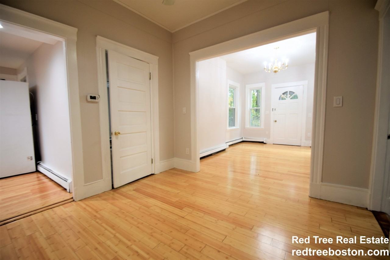 24 Saint James St - Photo 4 of 13