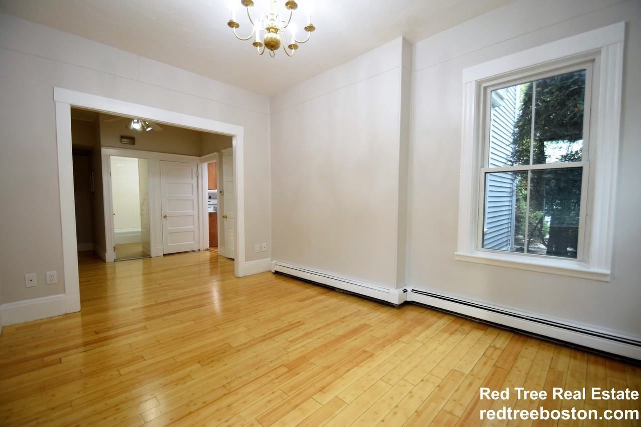 24 Saint James St - Photo 5 of 13