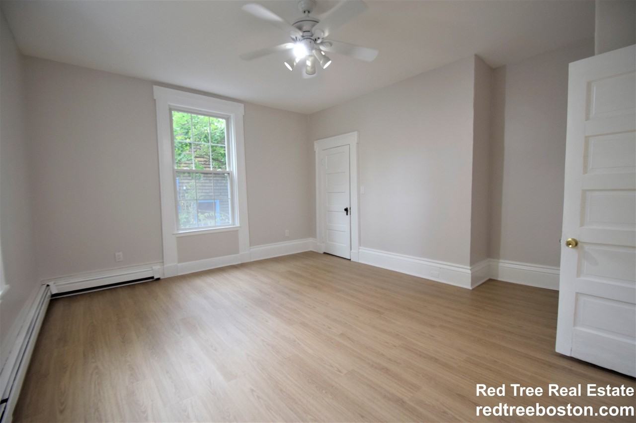 24 Saint James St - Photo 6 of 13